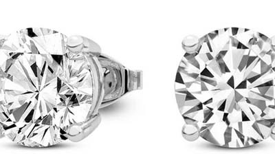 Win diamond Stud Earrings worth $750